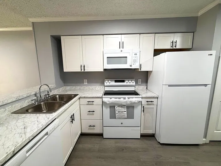 31 Canterbury Ct — Photo 7