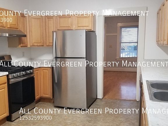 2nd image of 212 D St NW