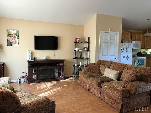 5th image of 121 Wynbrooke Pl