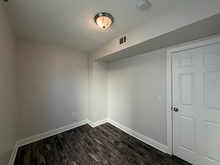 469 Alden St #1 — Photo 12