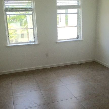 5th image of 300 University Dr