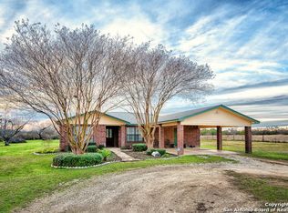 135 Brook Meadow Dr, Lytle, TX 78052