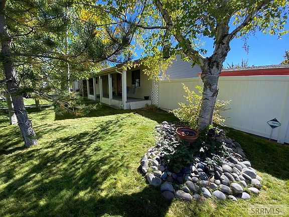3rd image of 2880 E Sawtooth St