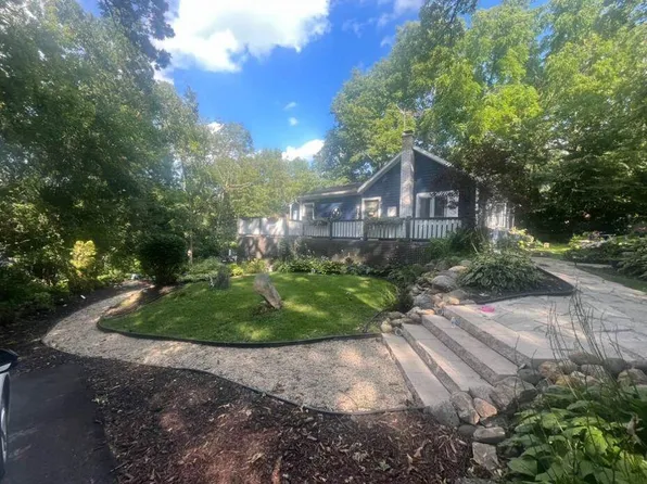 W8852 Hickory ROAD, Delavan, WI 53115