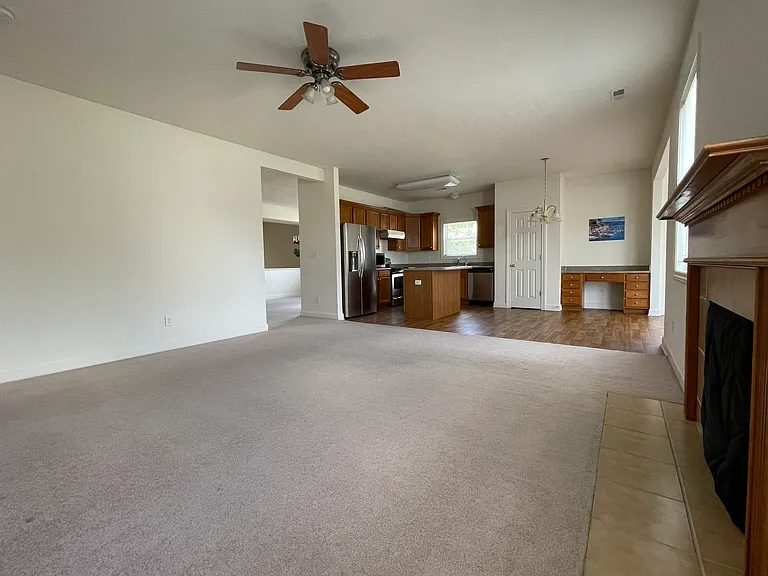 2875 Parkview Dr — Photo 10