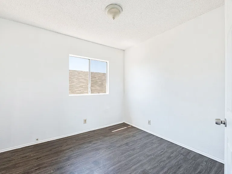 333 W 61st St #2 — Photo 19