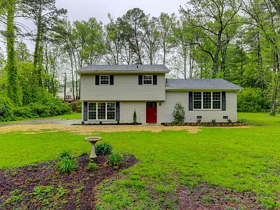 5th image of 8209 Sherbourne Dr