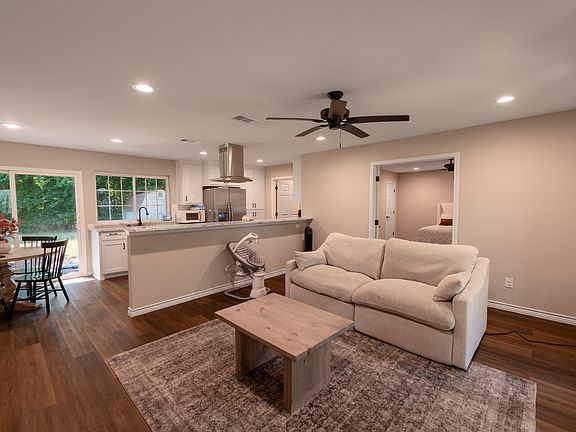 5th image of 1129 McGrede Dr