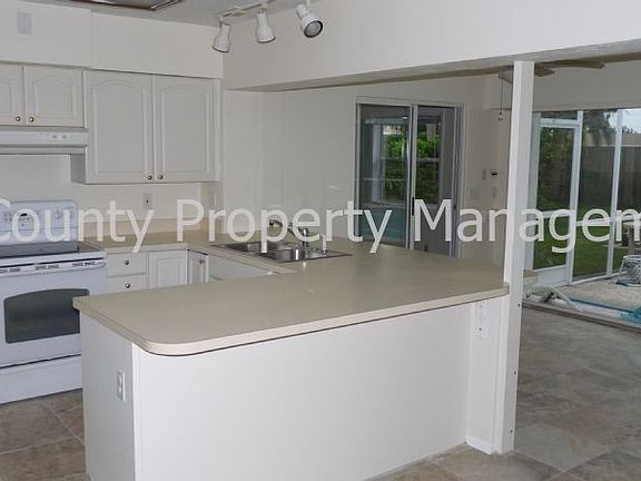 4th image of 1580 Eden Isle Blvd NE