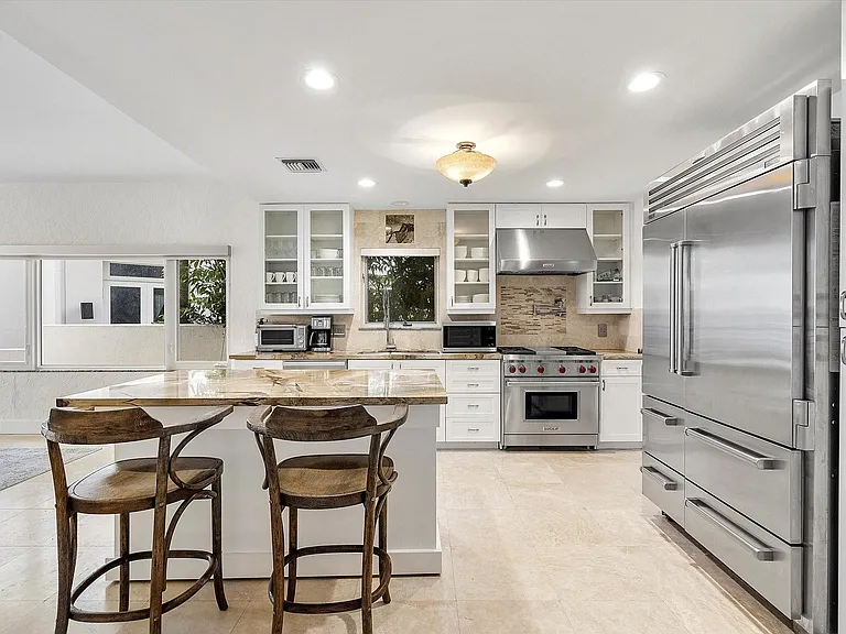 1421 Ponce De Leon Dr — Photo 15