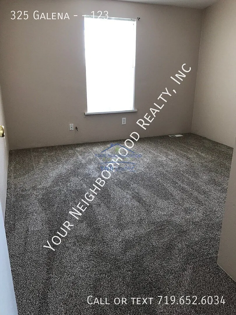 2 Bed 2 Bath Gold Camp Apartment — Photo 2
