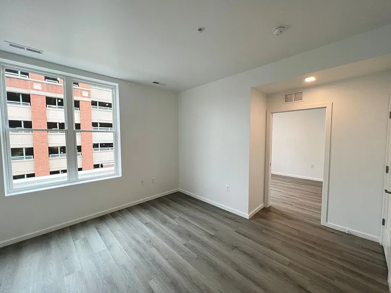 725 W Pratt St. — Photo 142