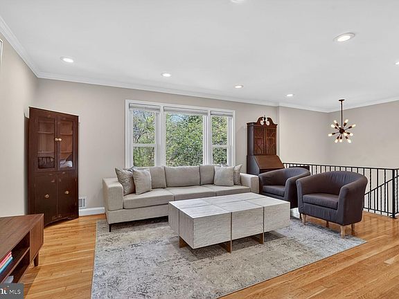 3rd image of 3604 Dearborn Pl