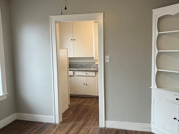 2nd image of 601 N Grove St #C