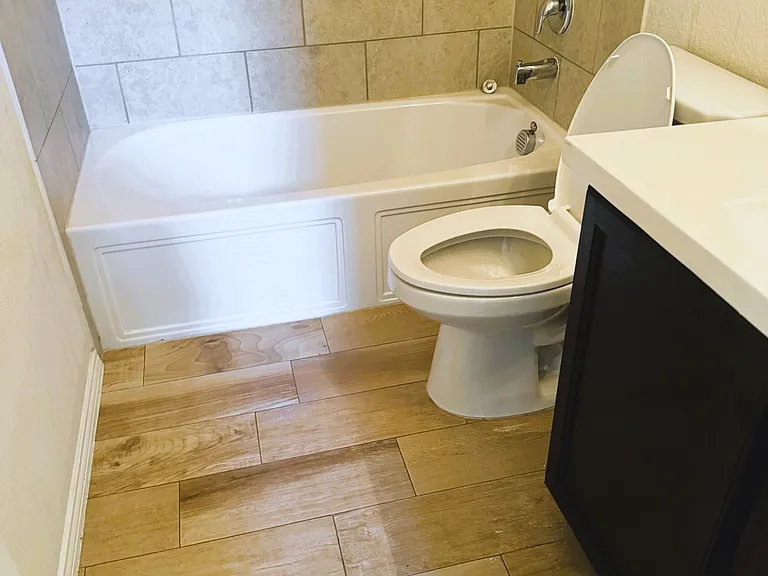 1405 Acmite Ave — Photo 9