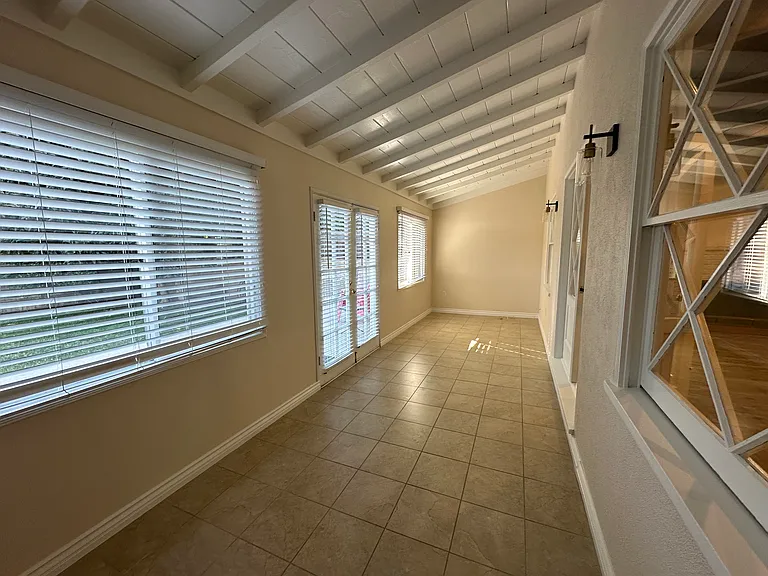 12842 Kling St — Photo 11