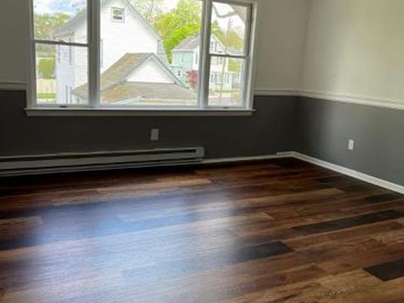 3rd image of 34 Hart St
