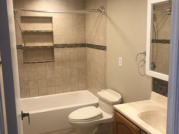 3rd image of 2784 W Hillside Ave