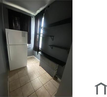 5th image of 186 Elm St APT 3