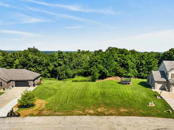 82 Indian Ridge Dr, Aurora, IN 47001