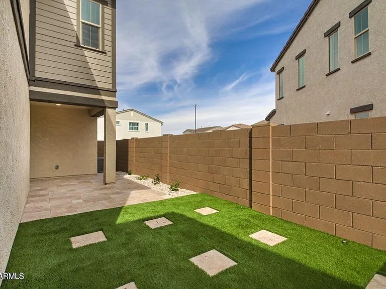 2831 S Central Dr — Photo 31