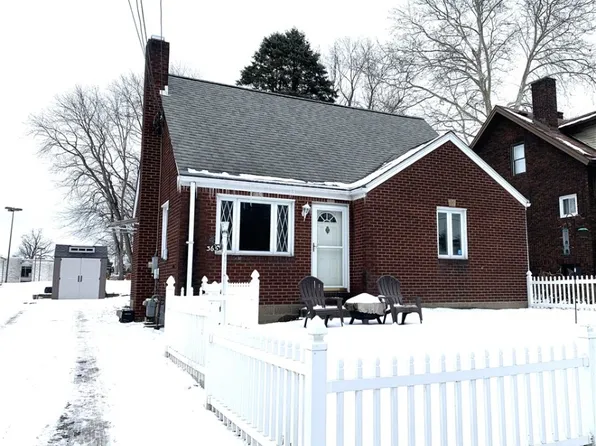 365 Center St, Baden, PA 15005