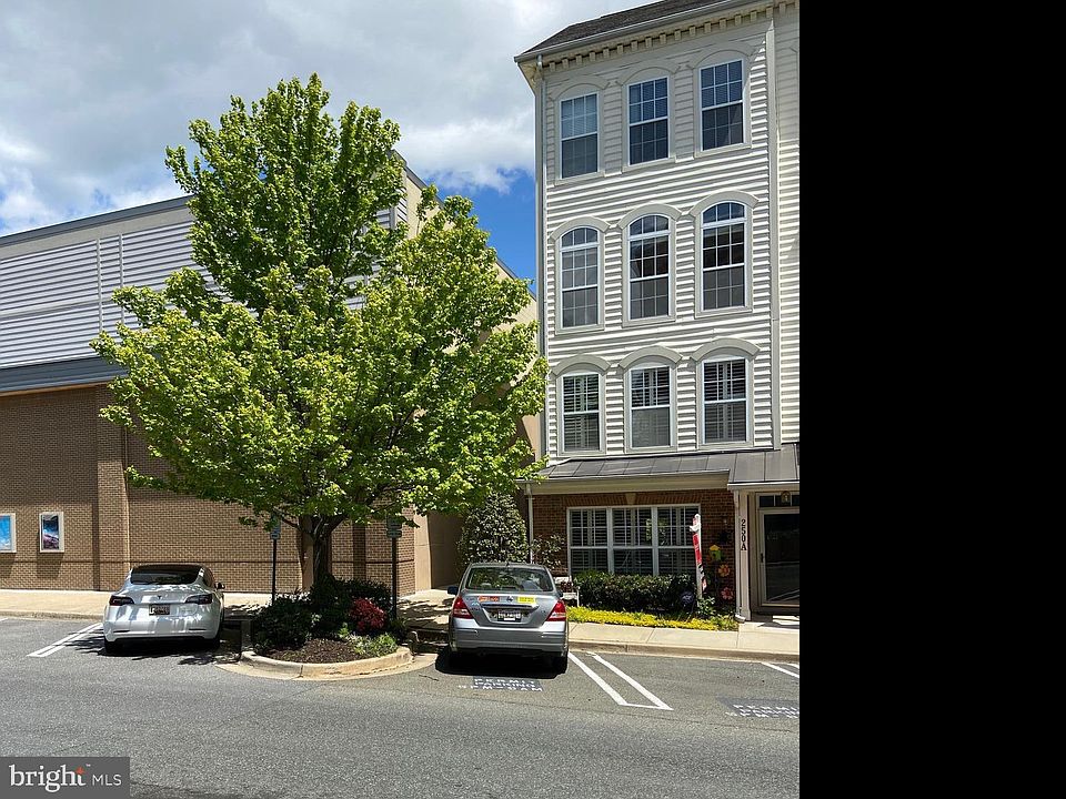 1st image of 250 Market St E #250A