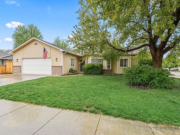 2nd image of 2776 N Fieldstone Way