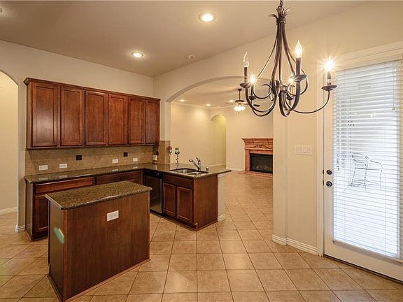 4th image of 2452 Sunderland Ln