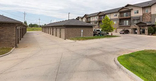 Garages at Avenue 204.