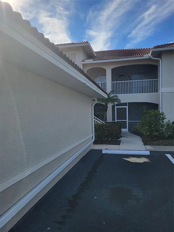 2 bed, 2.0 bath, 1148 sqft, $1,800 — Photo 3