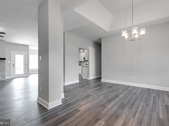 4th image of Holly Ct