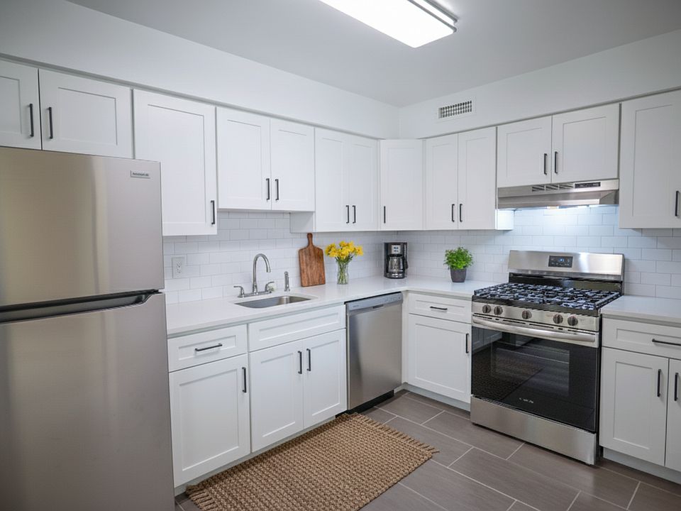 Delaire Landing Kitchen