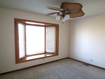 5th image of 8916 S Glenview Dr