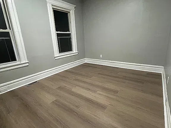 3 bed, 1000 sqft, $2,099 — Photo 3