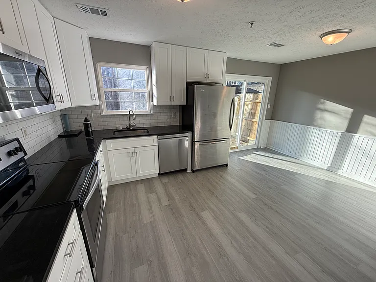30 Sycamore Dr — Photo 8