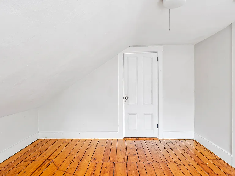 104 Sheldon St — Photo 19