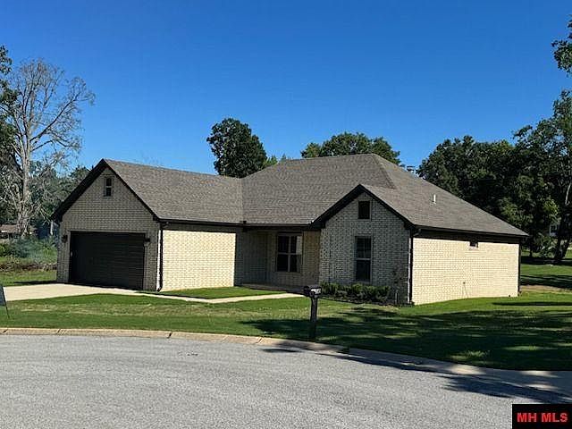 1st image of 1351 Hampshire Cir
