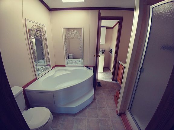4th image of 412 Saddle Dr