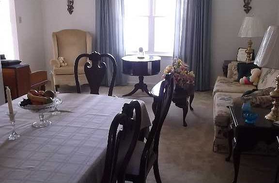 3rd image of 10 Woodmere Ct