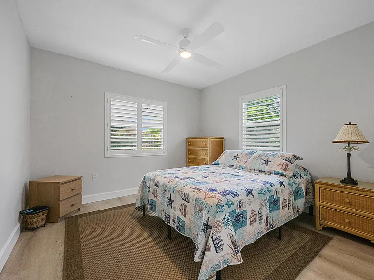 611 N Palmway — Photo 14