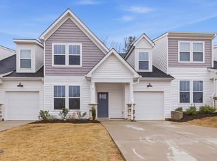 6 Thornfield Dr, Greenville, SC 29605