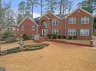 2329 Crestknoll Cir, Decatur, GA 30032