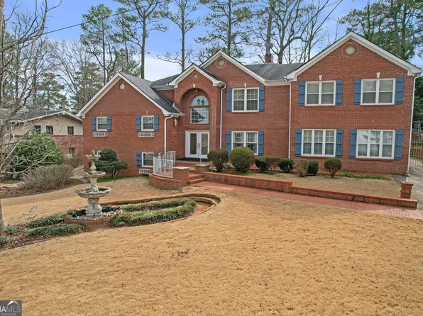 2329 Crestknoll Cir, Decatur, GA 30032