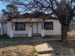 700 S 6th St, Slaton, TX 79364