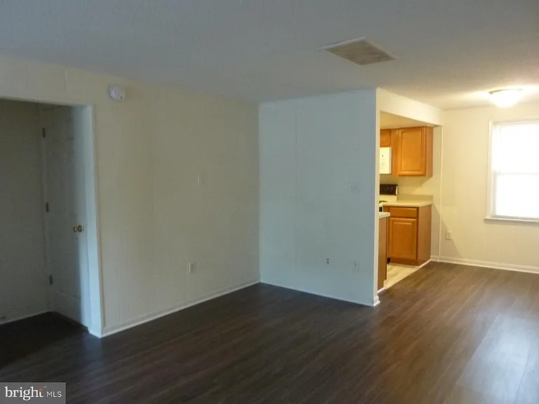 809 Logan St #2B — Photo 6
