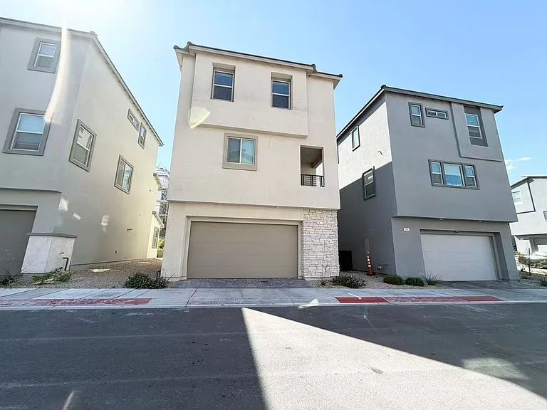 1477 Whistling Kite St — Photo 2