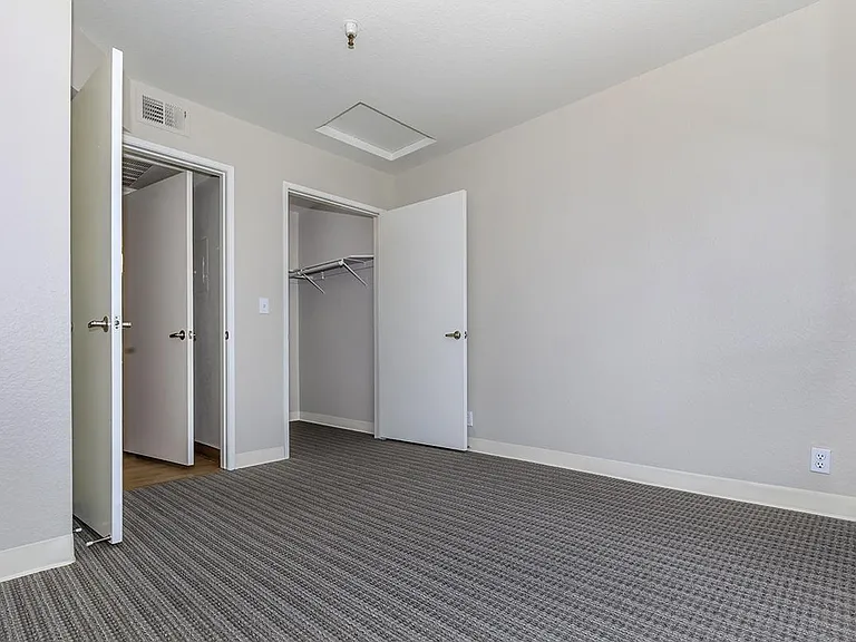 Heritage Pointe Senior Apartments — Photo 31