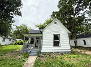 30 W Anderson St, Aurora, MO 65605