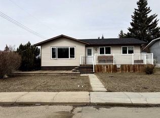 202 S 2nd Ave NE, Linden, AB T0M1J0